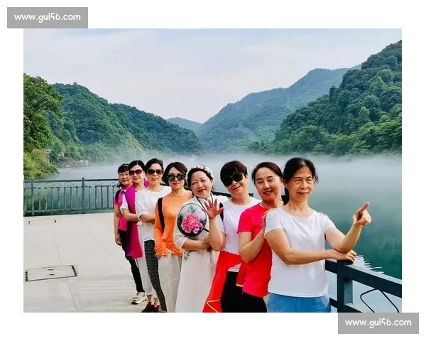 职工游泳比赛精彩纷呈 全员参与展现团队风采和拼搏精神 职工游泳比赛精彩纷呈 全员参与展现团队风采和拼搏精神