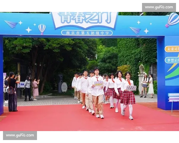 青春旋律中共谱校园梦想与友谊的校歌合唱朗诵盛典